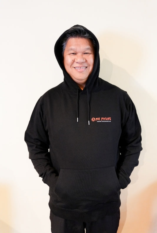 Original Mr. Phung Hoodie – Schwarz mit Rundlogo (Backprint)
